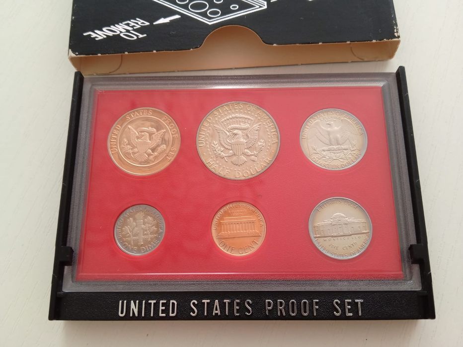 Набор монет сша пруф 1977,1982