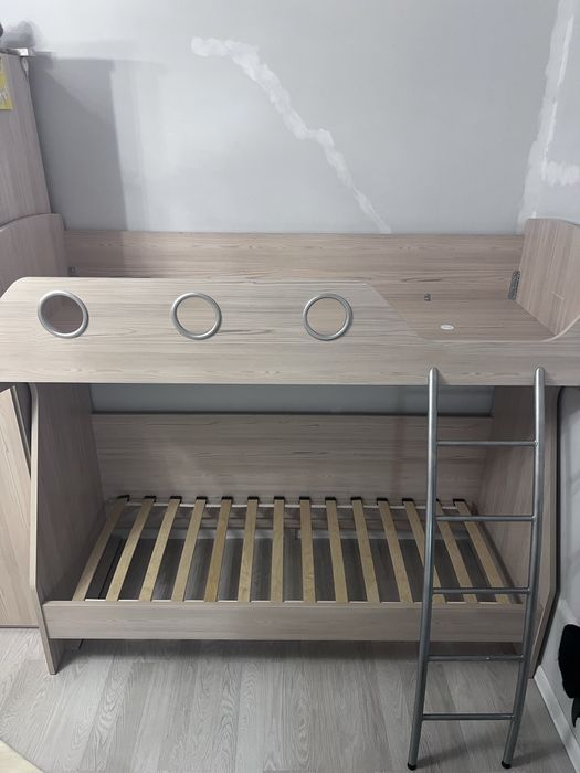 Кровать двухярусная