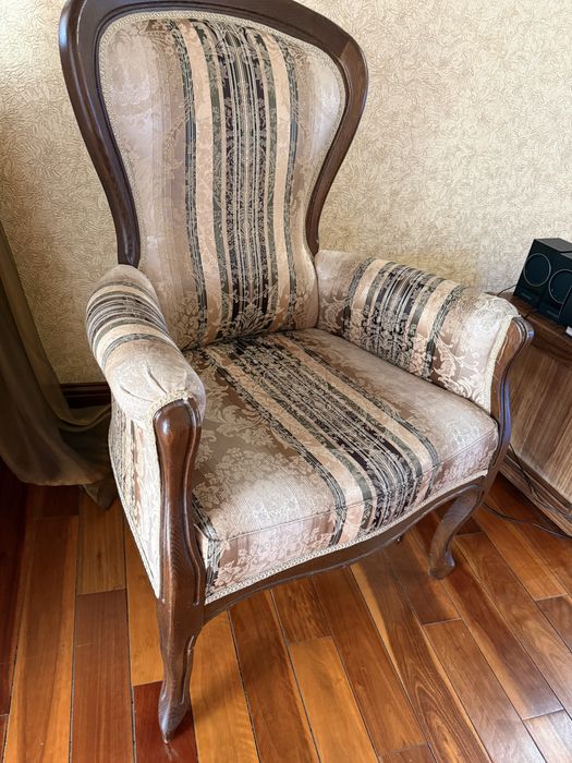 Продам кресло и диванчик