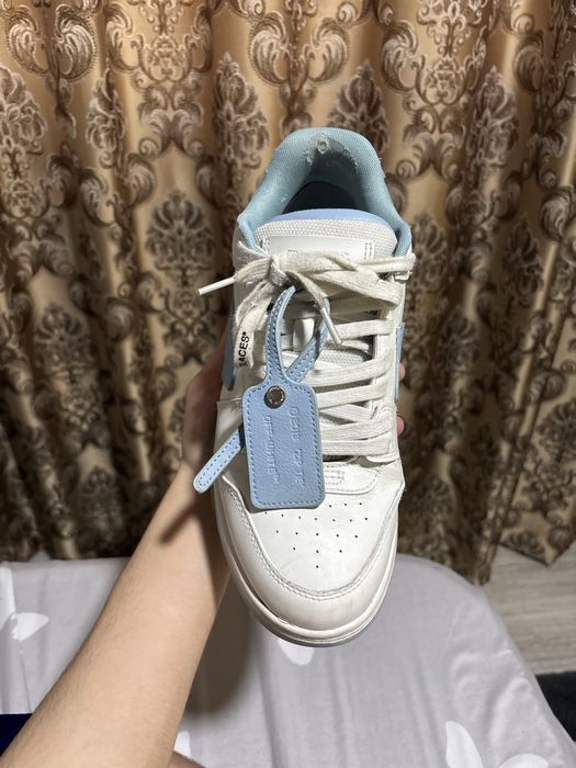 Off white out off office