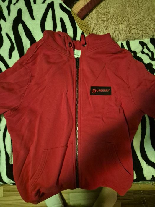 Hanorac burberry rosu marimea s
