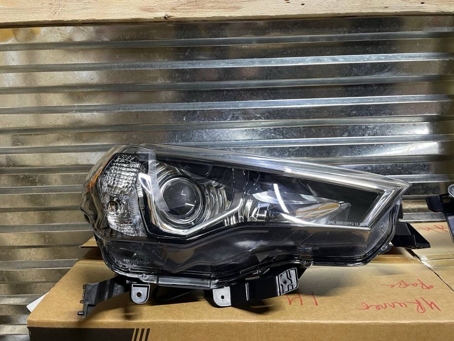 Фары на Toyota 4Runner 2014- выше