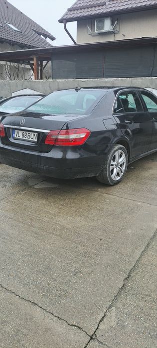 Vând Mercedes E220 D