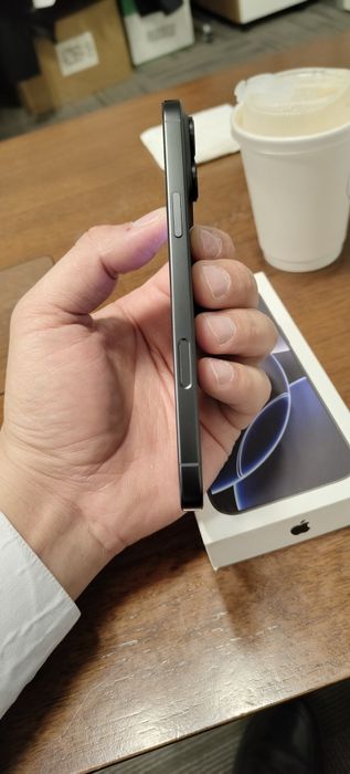 iPhone 16 Pro Max 256 (Sim)