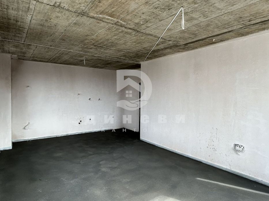 Тристаен апартамент в Самара 3