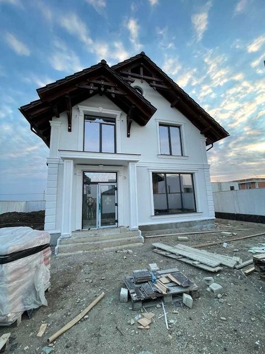 Elemente Decorative Coltare Cornise Ancadramente