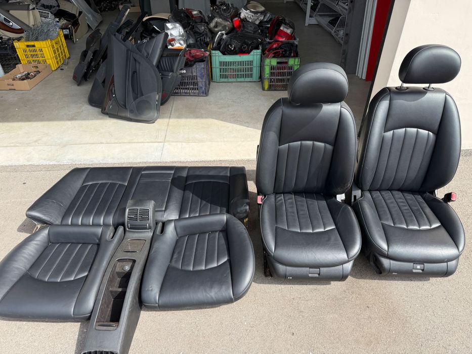 салон за Mercedes CLS 2010г