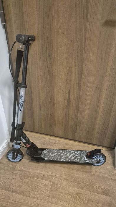 Trotinetă Oxelo Mid 5 gri – ca nouă