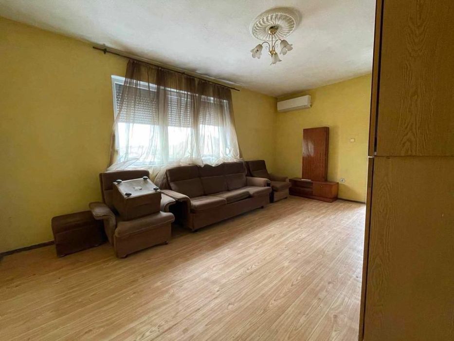 Продава се Тристаен апартамент в Добрич, Център - 87 кв.м за 762 €/кв.м - Снимка #12