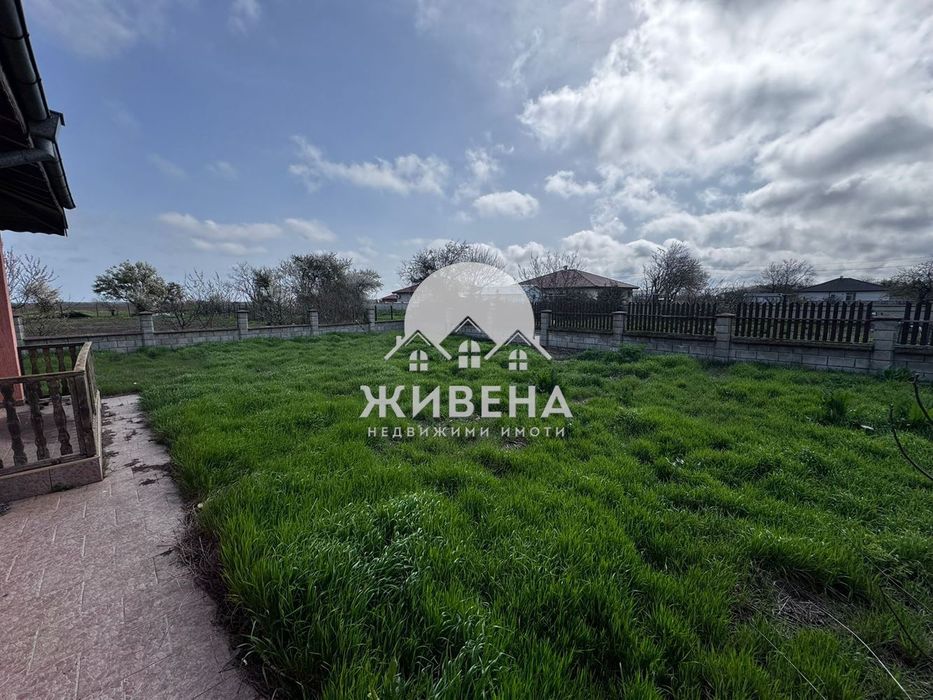 Две самостоятелни къщи в с.Соколово,  РЗП: 274 кв.м