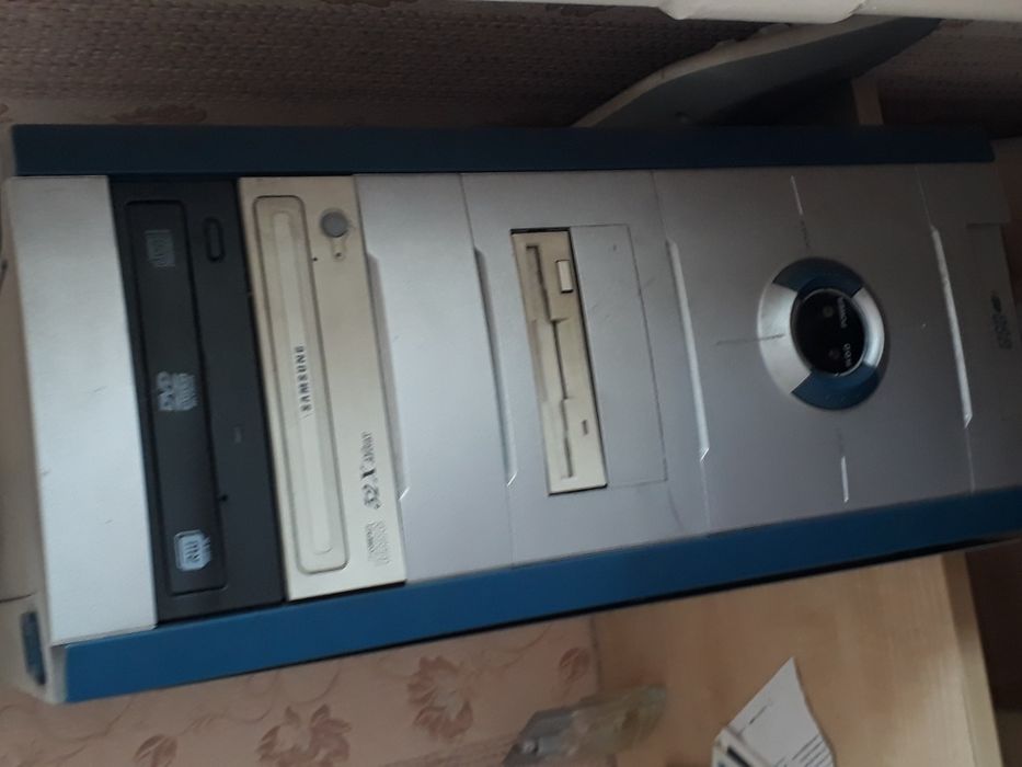 Компьютер полностью