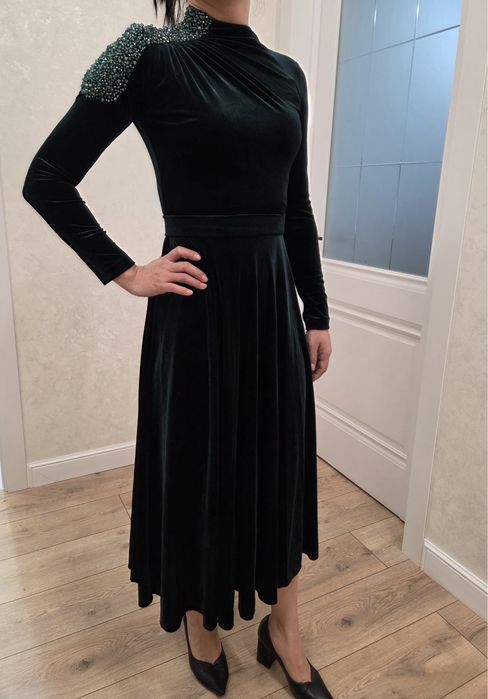 Вечернее платье ручной работы зеленого цвета