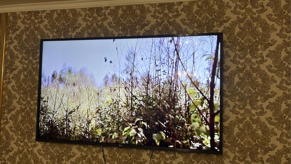 Продам телевизор -220тыс