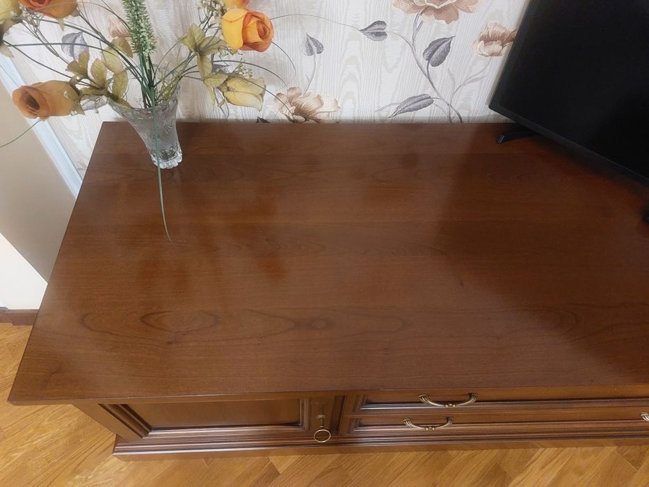 Продам     тумбу