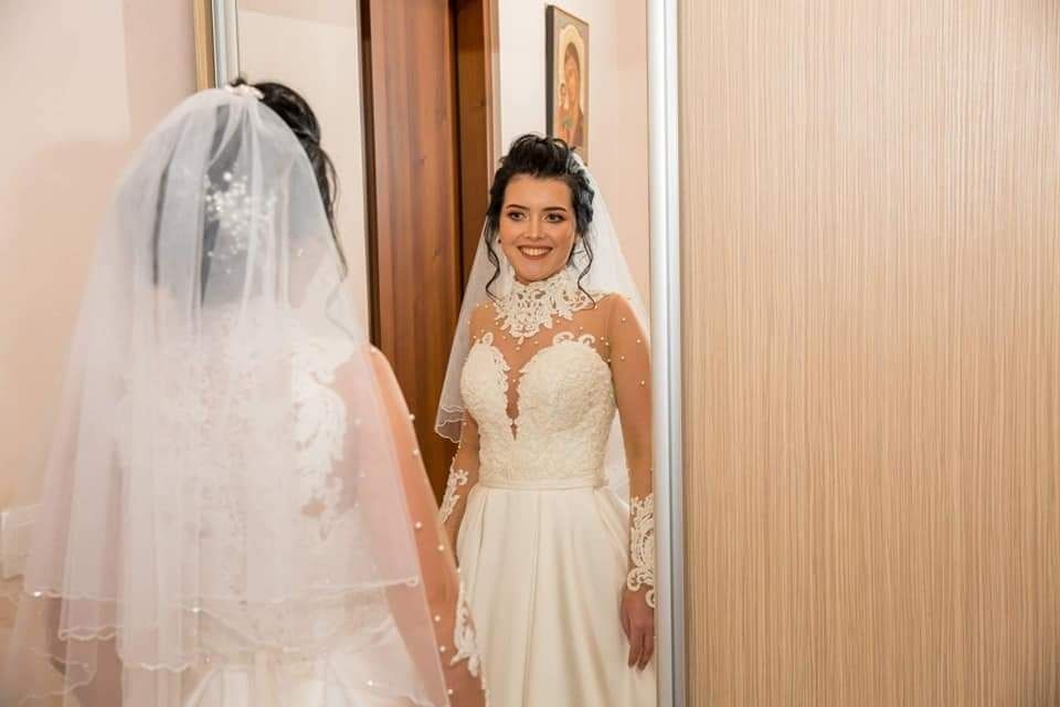 Vand rochie de mireasă mărimea 34 xs