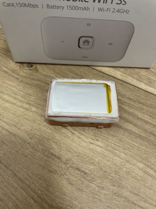 Huawei mobile wifi 3s , 802.11 b/g/n, LTE, 150 Mbps, 2.4 GHz, 1500 mAh