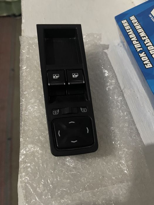 Блок управления стеклоподъёмниками Lada Vesta