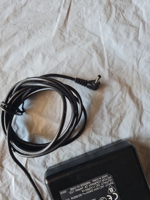 Зарядно JVC 
AP-V10EG , 11volta, 1A