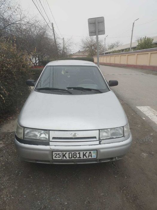 Lada 2110 sotiladi