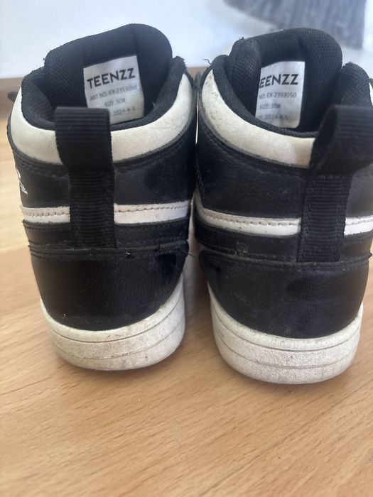 Кроссовки, ботинки   3000 тнг размер 30