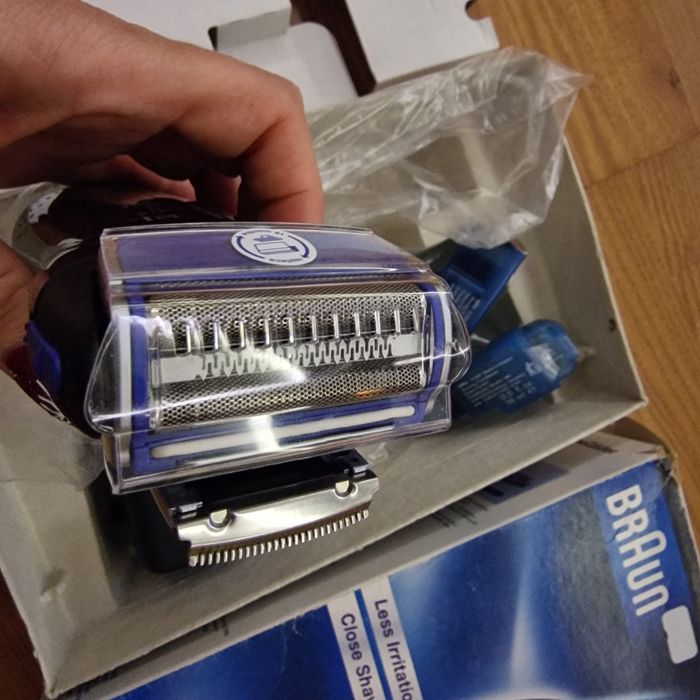 Aparat de ras Braun 6610 FreeGlider +Cartuse Nou Anti Iritation