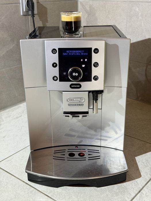 Кафемашина кафеавтомат DeLonghi Perfecta Cappuccino