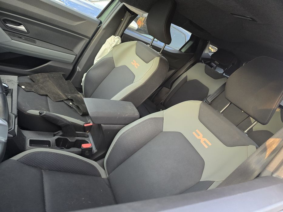 DACIA Duster Extreme 1.2 Mild Hibrid 2024/12 50 mii km Avariat Lovit
