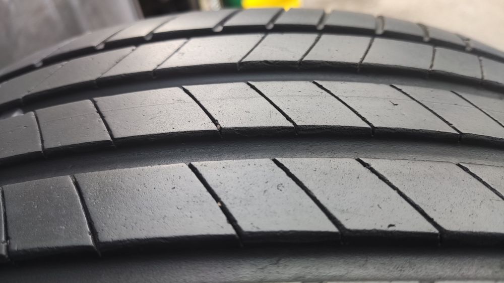 2бр. летни гуми 245/45/18 Bridgestone Turanza T005
dot23/24