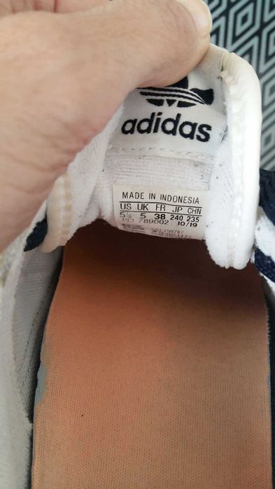 Маратонки- ADIDAS-38 номер