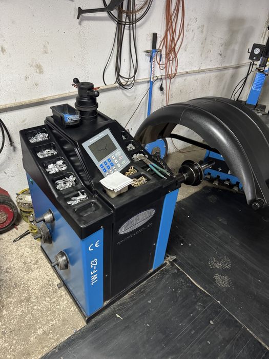 Masina de echilibrat roti TWIN BUSCH F-23