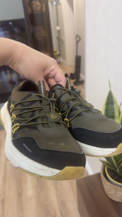 Кроссовки детские