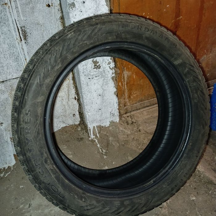 Продам шины на машину