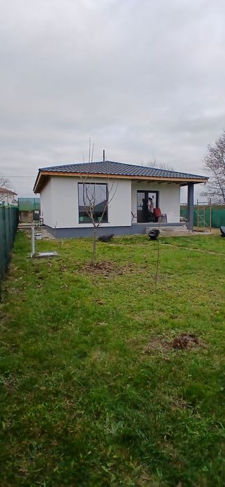constructi case la rosu si la cheie - renovari