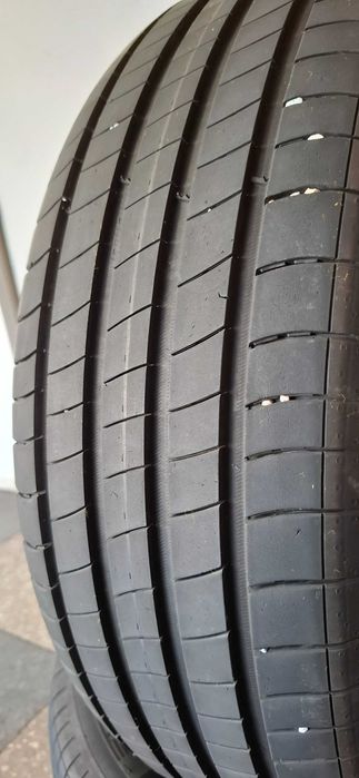 2бр. 205/60/16 Michelin 6.3mm грайфер, дот 20г. --