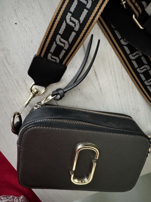 Продам женскую сумочку через плечо