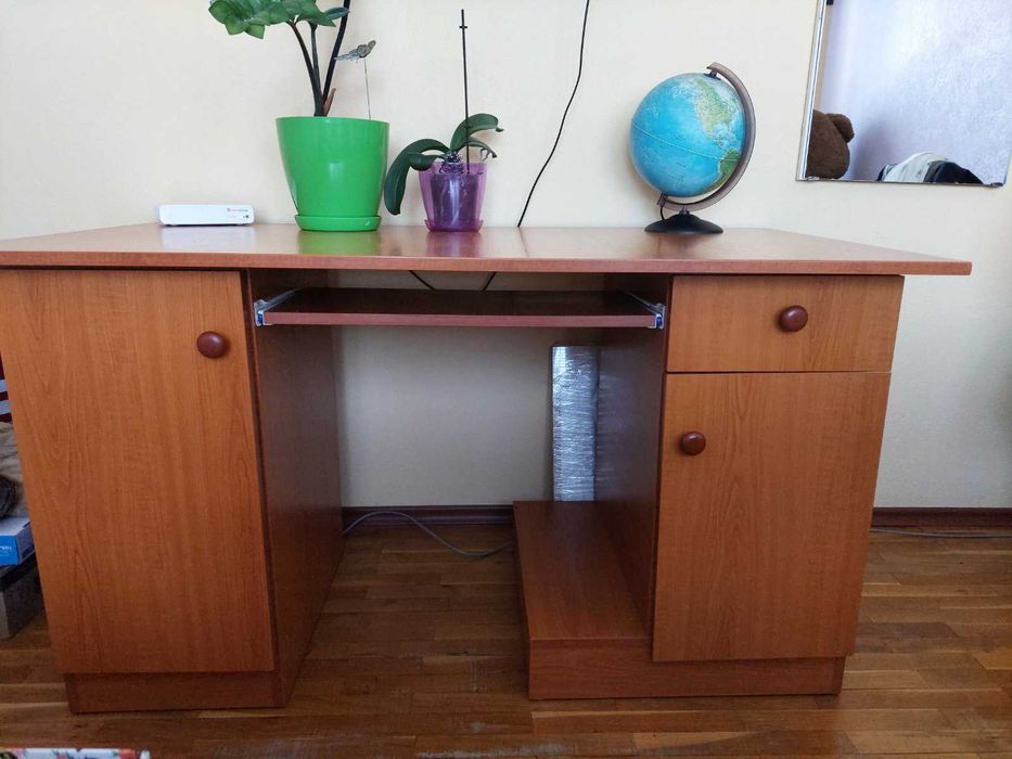 Легло с ракла + бюро + етажерка подарък