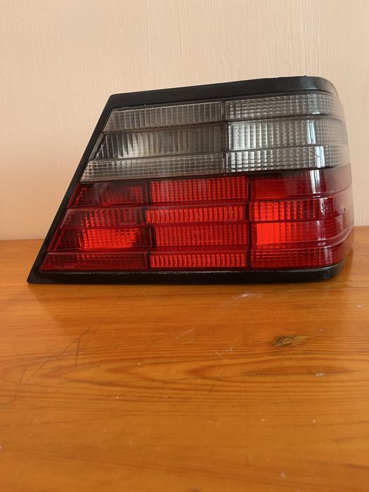 Стоп задний на мерседес w-124