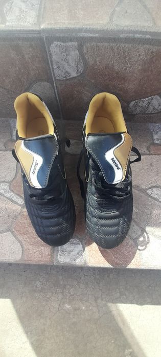 Adidasi Admiral Fotbal