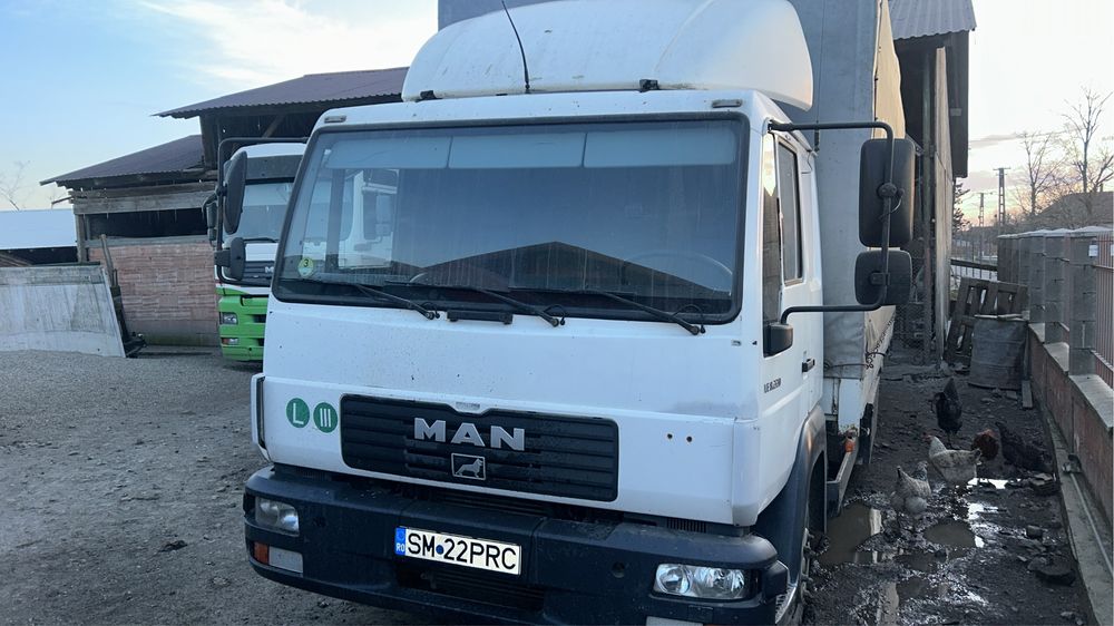 Camion 7,5 tone MAN LE 8220