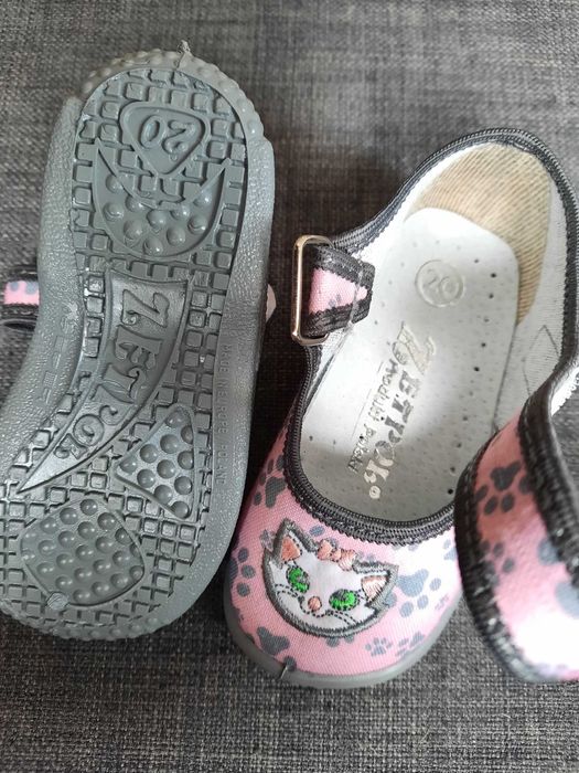 Бебешки пантофи за момиче, номер 20