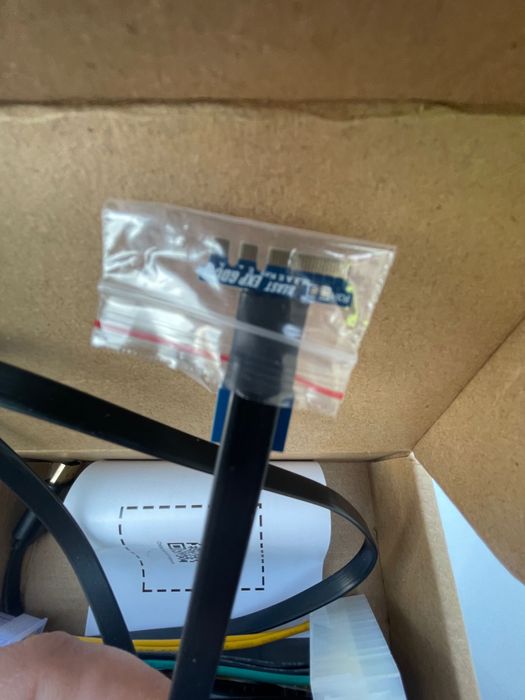 Допълнителен  PCI-E 3.0 слот за външна  видео карта  за лаптоп.