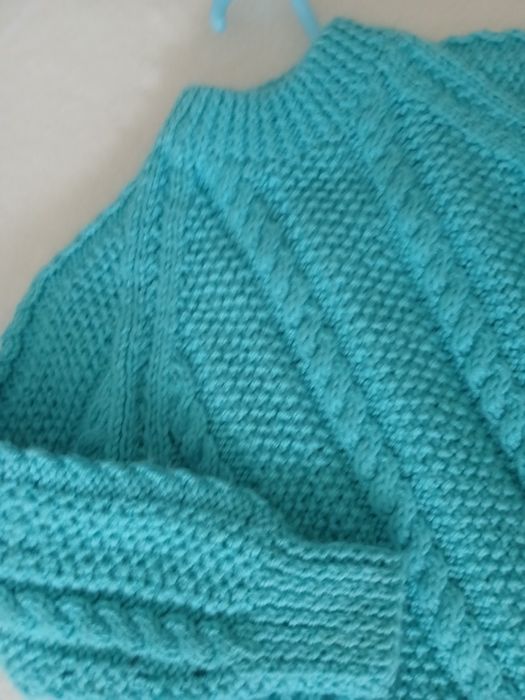 Ново плетено пуловерче 12/18м