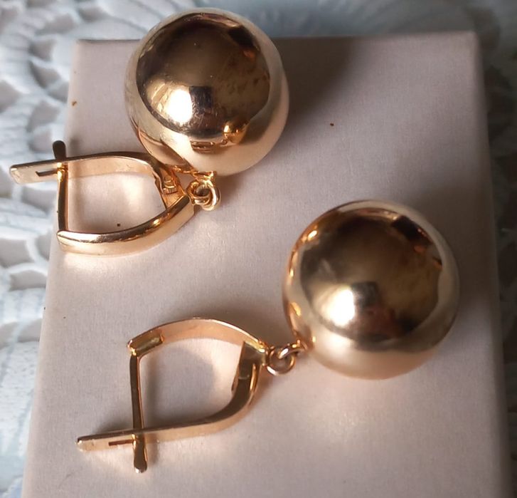 Продам золотой Серги.