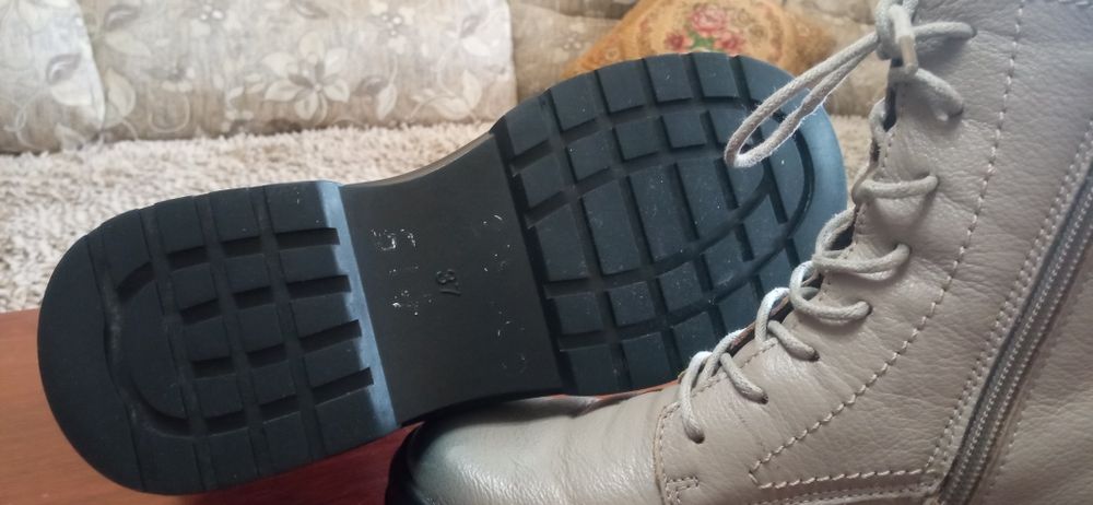 Продам ботинки !