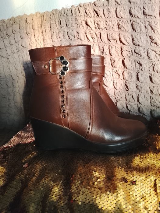 Женские  сапоги .