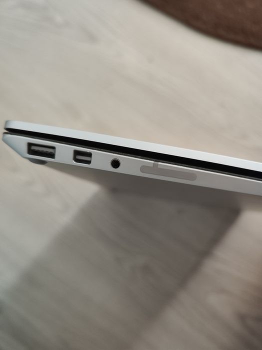 Microsoft Surface 1769 cu touch screen