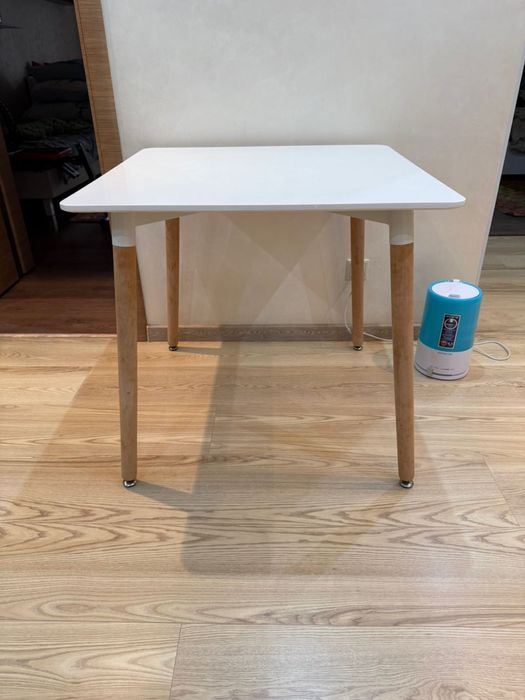 Продам стол в отличном состояние с регулировкой