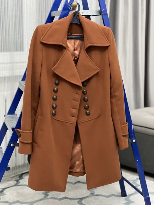 Коричневое пальто - идеальное состояние