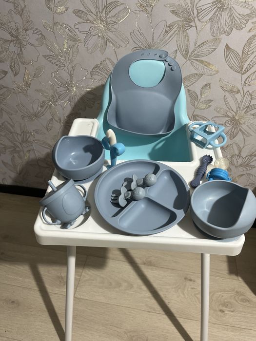 Стульчик ИКЕА и посуда.