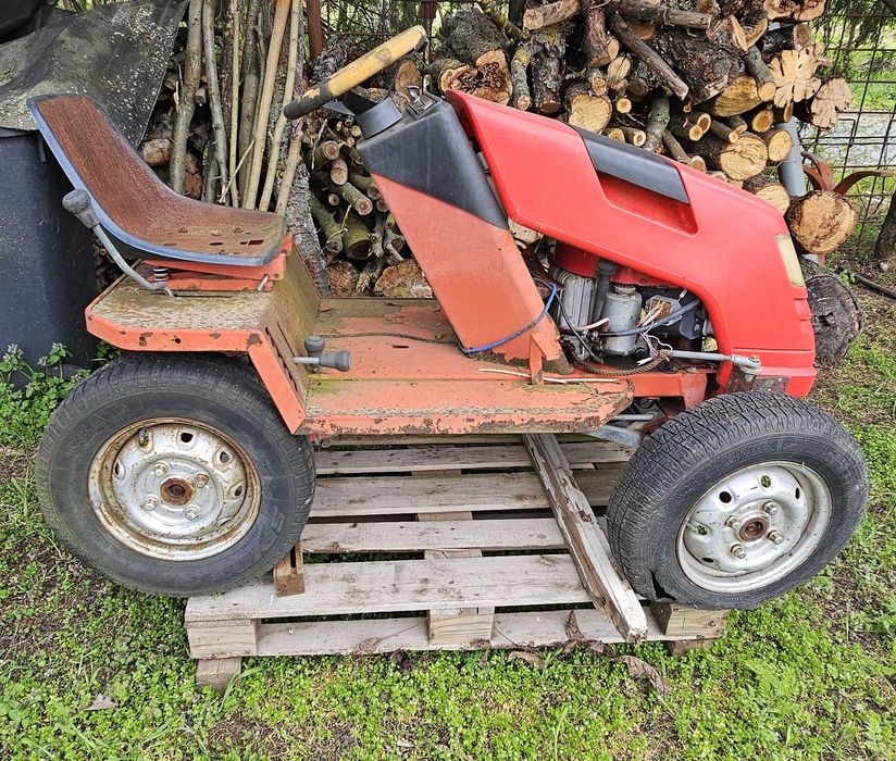 Tракторна косачка с двигател Briggs & Stratton Vanguard 16HP V-Twin - ЗА ЧАСТИ